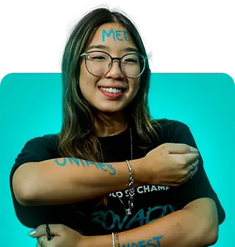 Julia Ayumi com Medicina escrito na testa