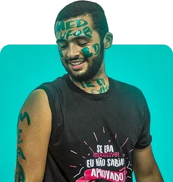 Leonardo com Medicina escrito na testa